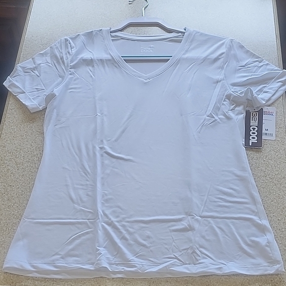 32 Degrees White V-Neck Tee Size M Short Sleeve Top - Picture 3 of 10